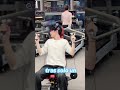 CEO encontré con uno de sus empleados en el gimnasio.#fitness#Gym