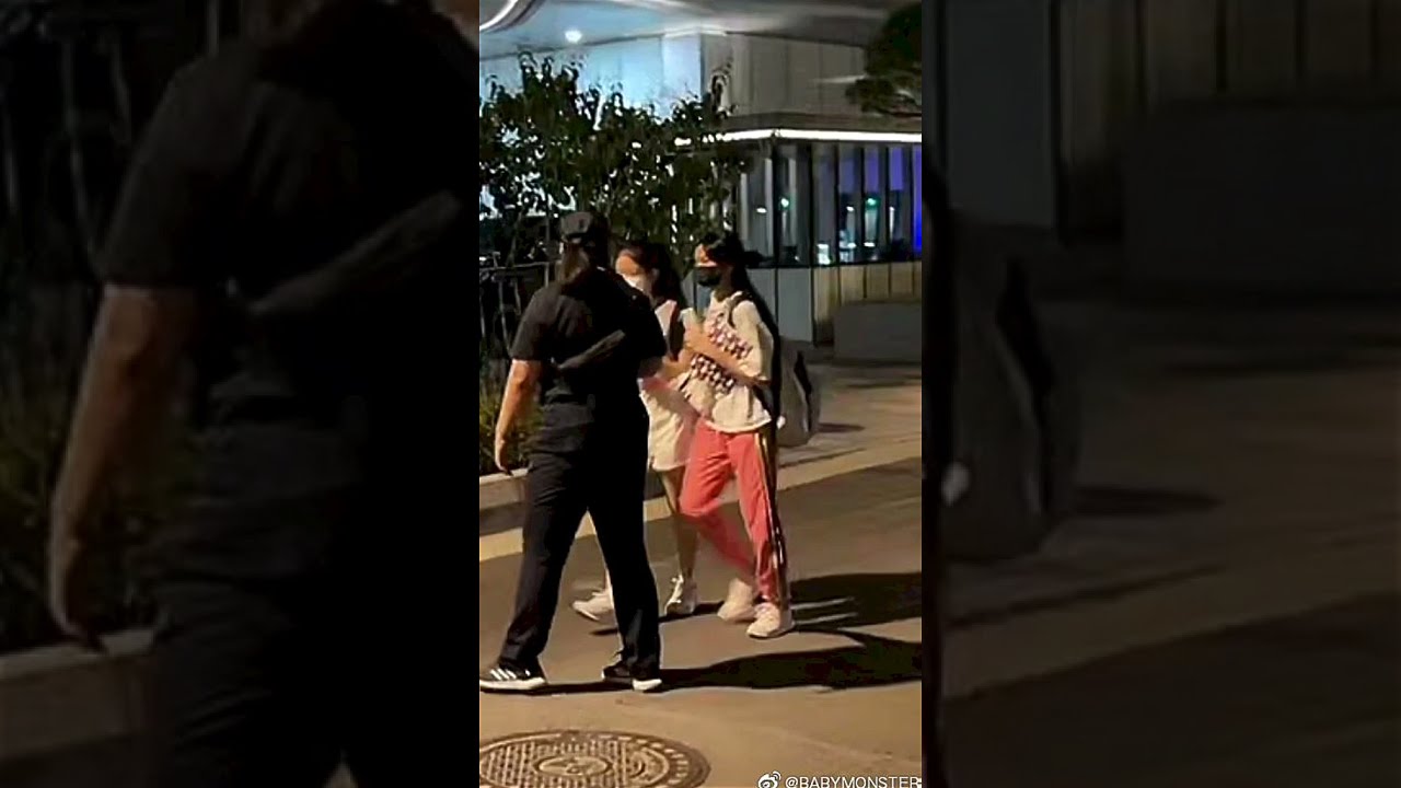 BABYMONSTER (YG New Girl Group) Running outside YG building