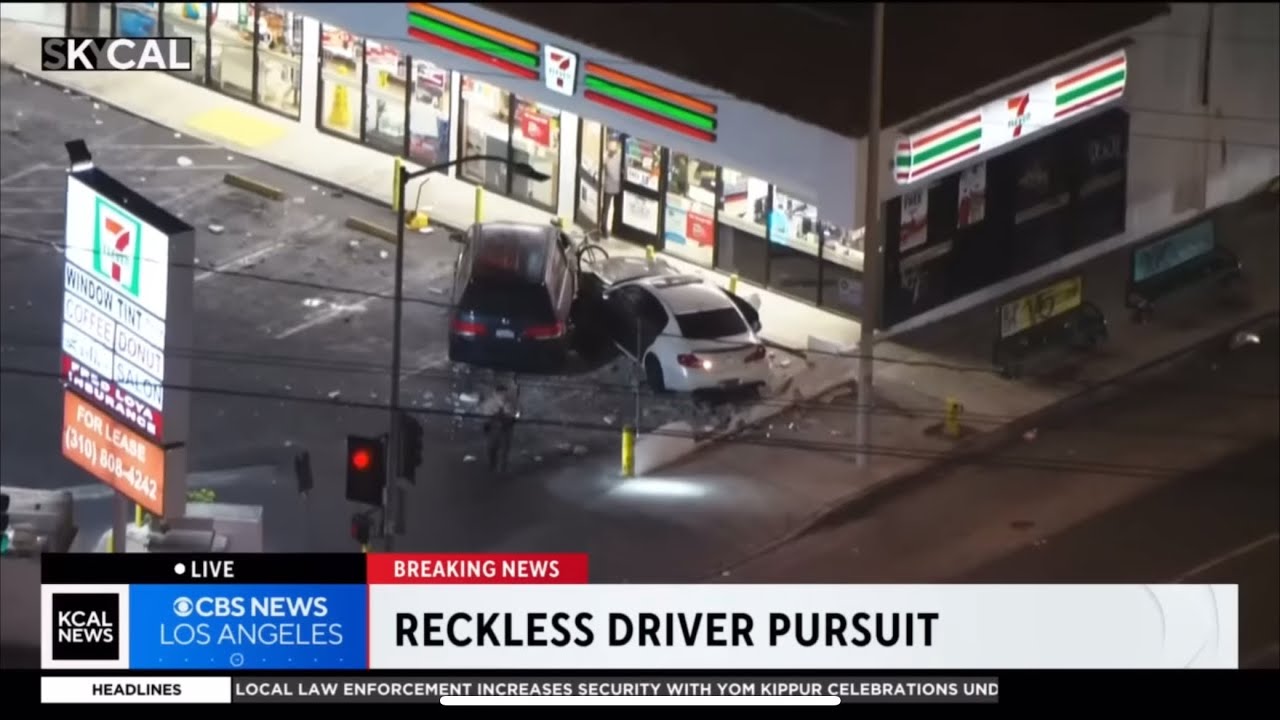 Infinity boyz crash into a gas station - YouTube