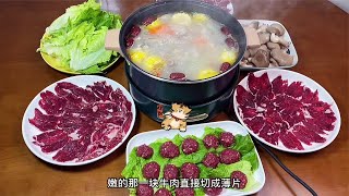 自制爆汁弹牙的牛肉丸打火锅，再配上现榨的果汁，吃得太爽啦