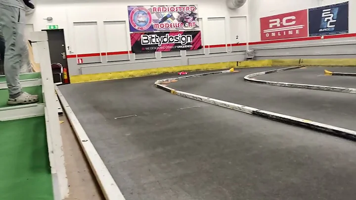 Elias doing some laps with his X4 at the Luleå Indoor racetrack