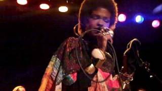 Lauryn Hill LIVE BK 12/10 "Lost Ones" pt2