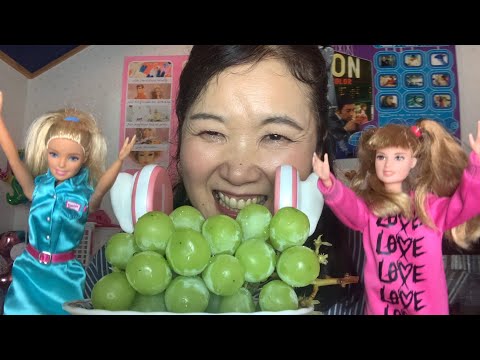 【ASMR】音フェチ初心者必聴❣️シャインマスカットたべてみた?バイノーラルマイクNG編?‍♀️?音の違いを感じてね。おまけ❣️パンとスクイーズ?どっちが、本物？どっちどっちガールズ久々登場?