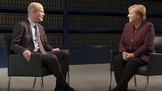 Friedliche Revolution und Deutsche Einheit. Ralph Brinkhaus im Gespräch mit Angela Merkel.