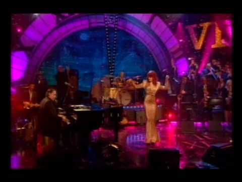 Florence And The Machine Hootenanny 09 My Baby Just Cares For Me.wmv