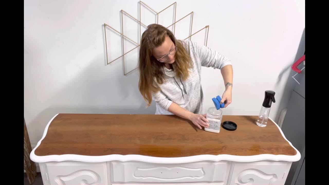 Learn how to topcoat with Dixie Belle's Gator Hide #dixiebellepaint  #furnitureflip #ntsdesignco 