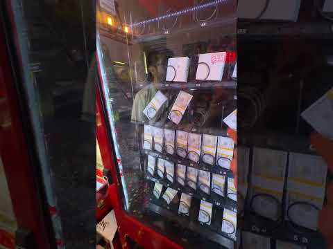 I'm Going To Clean Out This Vending Machine #viral #vendingmachine #lifehacks #arcade