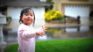 Yağmurla ilk tanışma - Little girl Kayden sees 