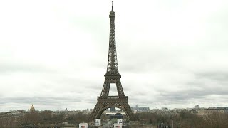Réouverture de la tour Eiffel après la grève: les touristes ravis | AFP