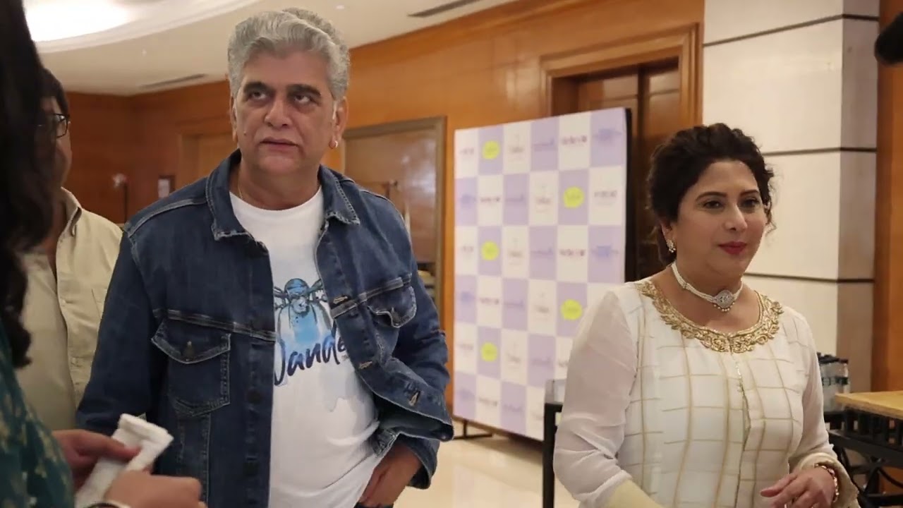 Dr Girish oak Nivedita Ashok Sharaf at Marathi film Bin Lagnachi Goshta trailer Launch mumbai 