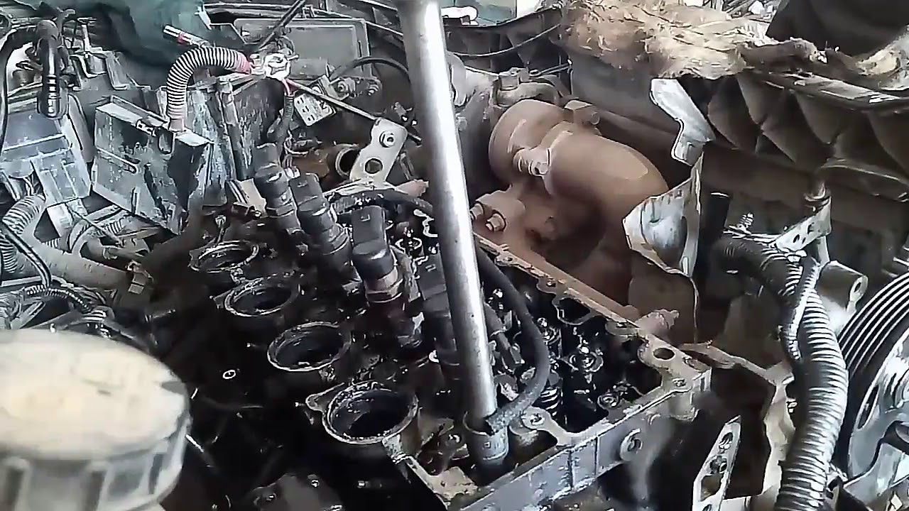 Ford figofiesta/Cylinder head disassembly or dismantling/ original