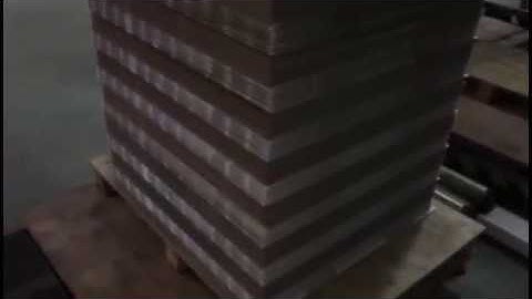 YB 1450ES Automatic flute laminating machine + flip flop stacker machine