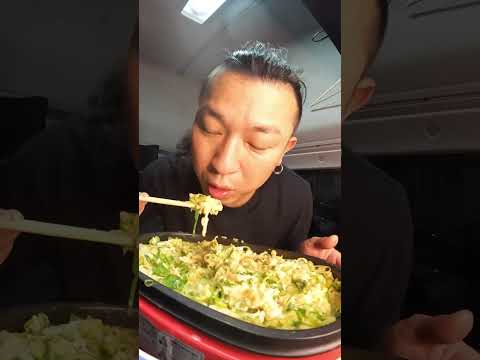 【Truck Cooking】Leftover soup from spicy ramen noodles is delicious! 【asmr】#shorts