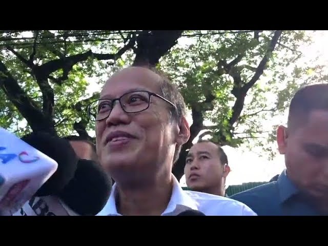 Aquino to Duterte: If you don't trust Robredo, why appoint her? Aquino to Duterte: If you don't trust Robredo, why appoint her?
