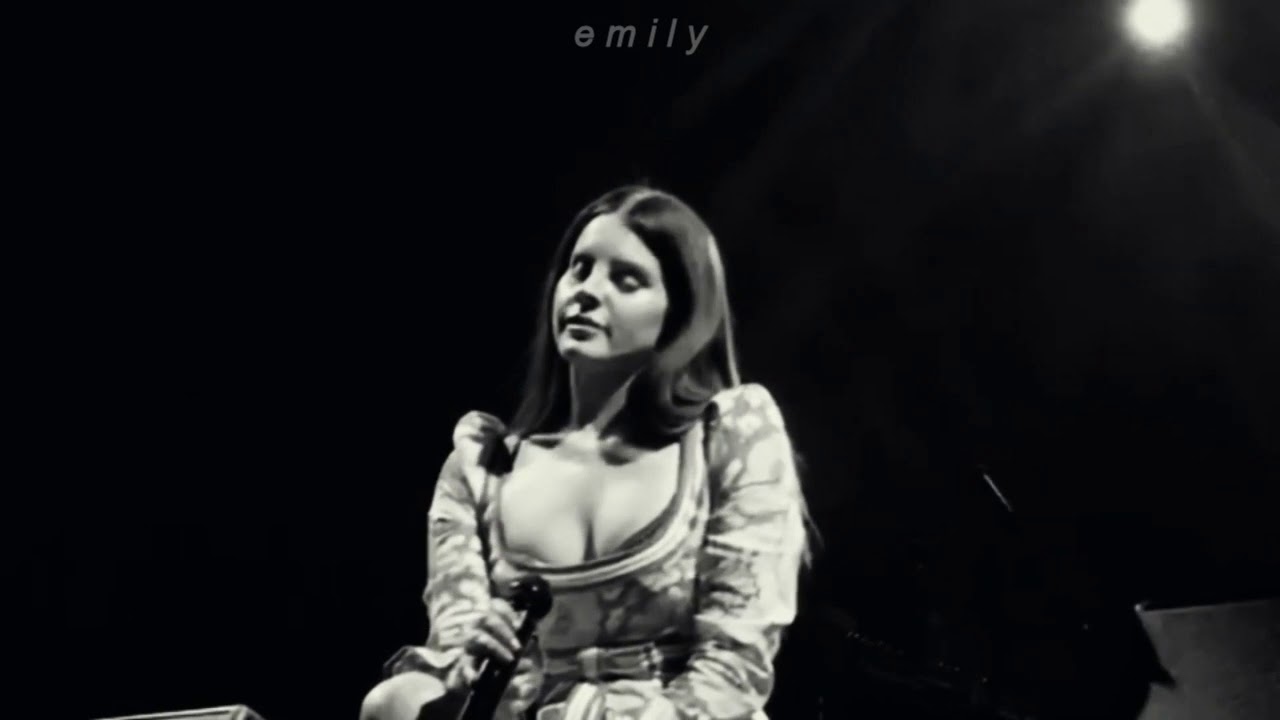 cinnamon girl lana del rey (legendado live) YouTube