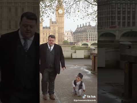 Daawo Ada Yaabi Doona Ninka Aduunka Ugu Sheer Iyo Kansas Ugu Gaaban