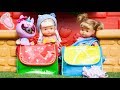 👣 Bébés Noa et Noe Nenuno avec leurs nouveaux sacs d'été pleins de jouets et snack pour la plage