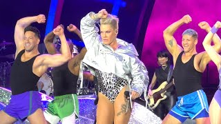 P!nk - Runaway (Summer Carnival, Warszawa 2023) Resimi