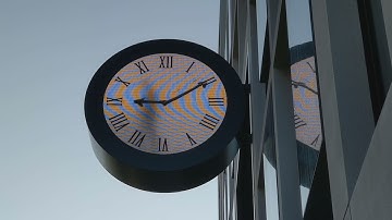 Man in a clock at Paddington Station - Maarten Baas Real Time Clock