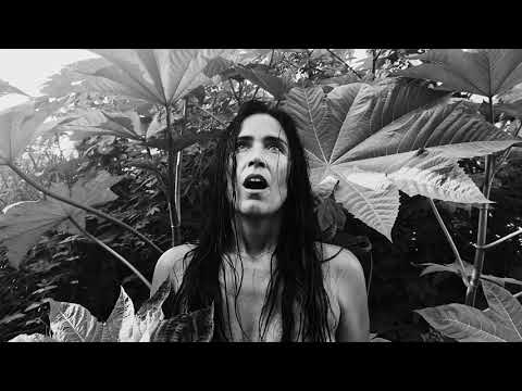 LA CHICA -