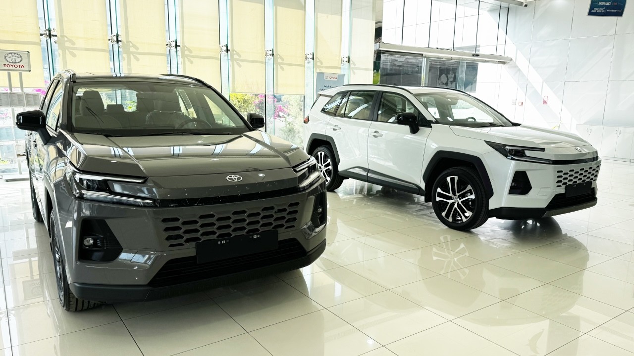 الجيل الجديد من راف 4: مقارنة بين لميتد واكس ال اي وارد بهوان البريمي السعر في خاتة الوصف