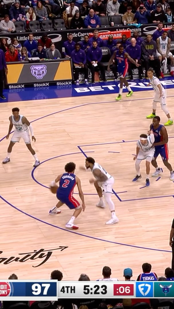Cade with the nice crossover and the bucket!