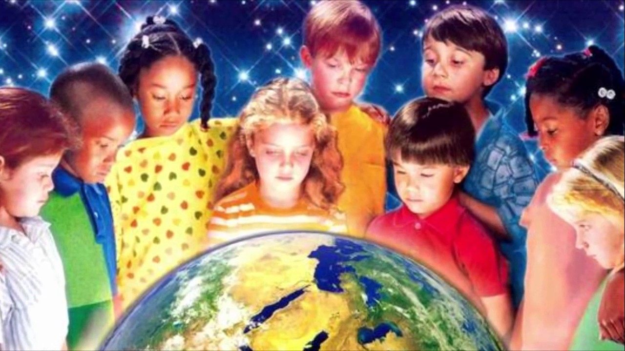 Дети на огромной планете
