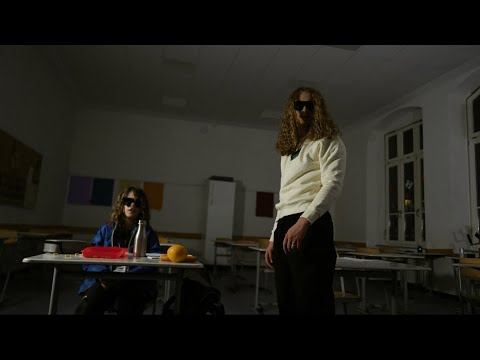 Paves 16 - Liebe = Schmerz (Official Video)