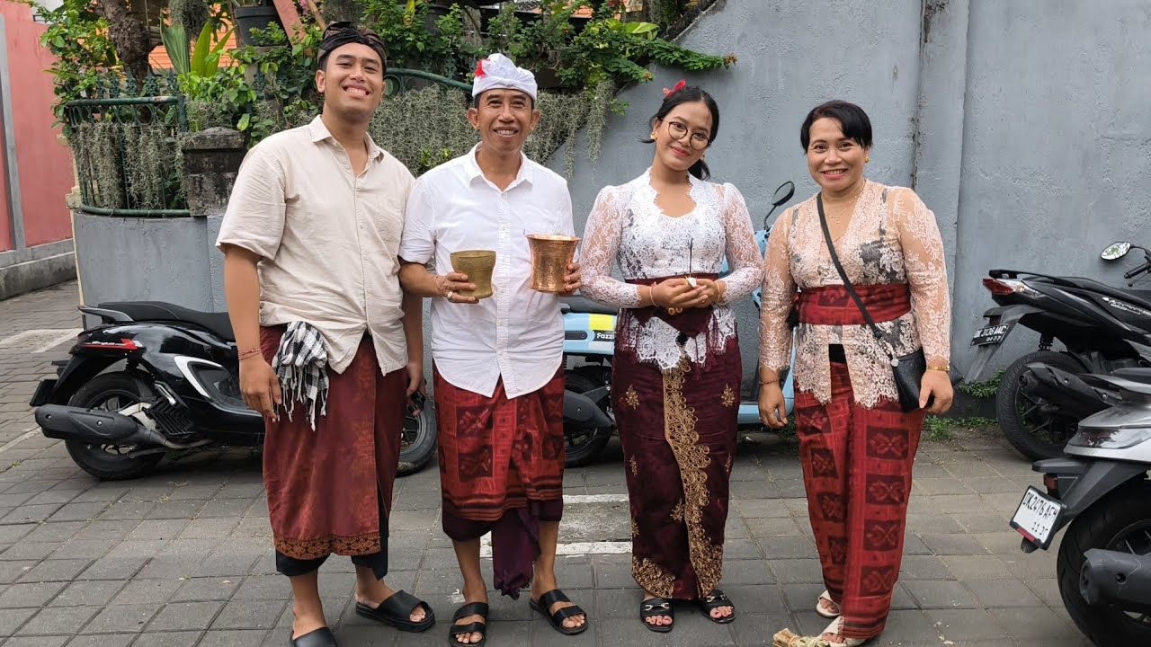 Upacara Mebayuh  Melik Wuku Rangda Tiga adik Kenza.