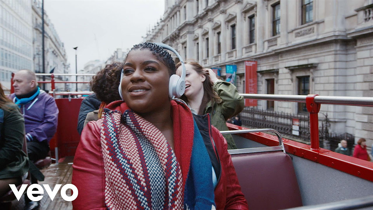 Ester Dean   Crazy Youngsters from Pitch Perfect 2