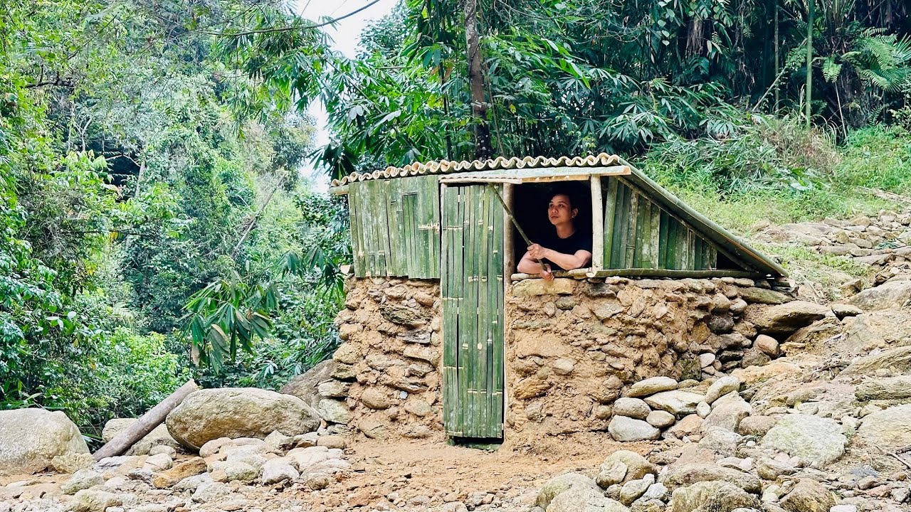 FULL VIDEO: Build a cozy stone house | Make a fire to grill fish outdoors | Bushcraft survival.