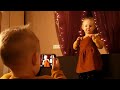 3-х летняя девочка мило поёт, а ее младший брат снимает на камеру! | 7я | Звездочки ярко сияли