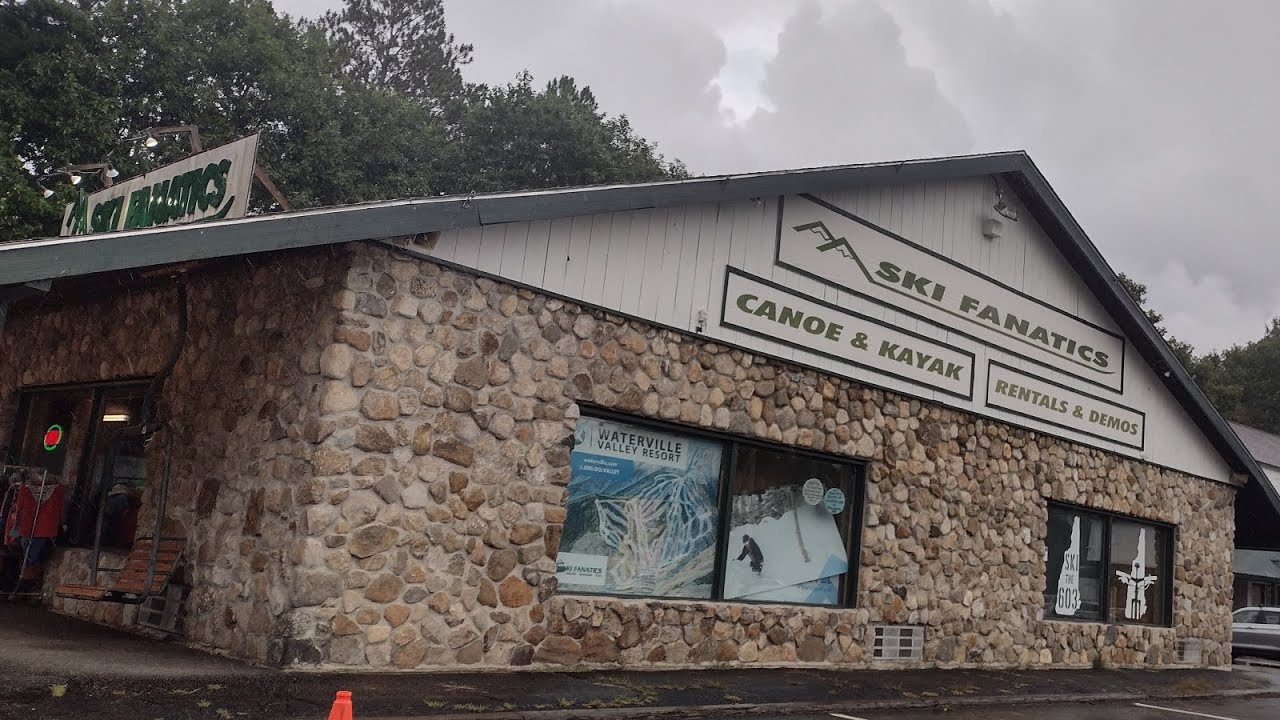 Abandoned Ski Fanatics with an Instant Look around Inside Campton NH