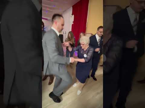 🎊Wspomnienie radosnego czasu w Izbicy!🥳 #dance #zabawa #happy #ytshorts #dlaciebie