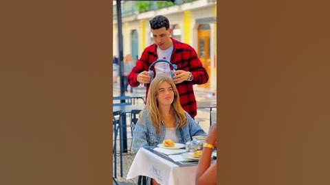 ردة فعلها على القرآن الكريم 🥺🤍 #chorts #ردة_فعل #قرآن #راحة_نفسية #تلاوة_خاشعة #مسلم #viral#quran