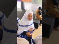 Wanita muda ini ngga kuat nahan tangis..
