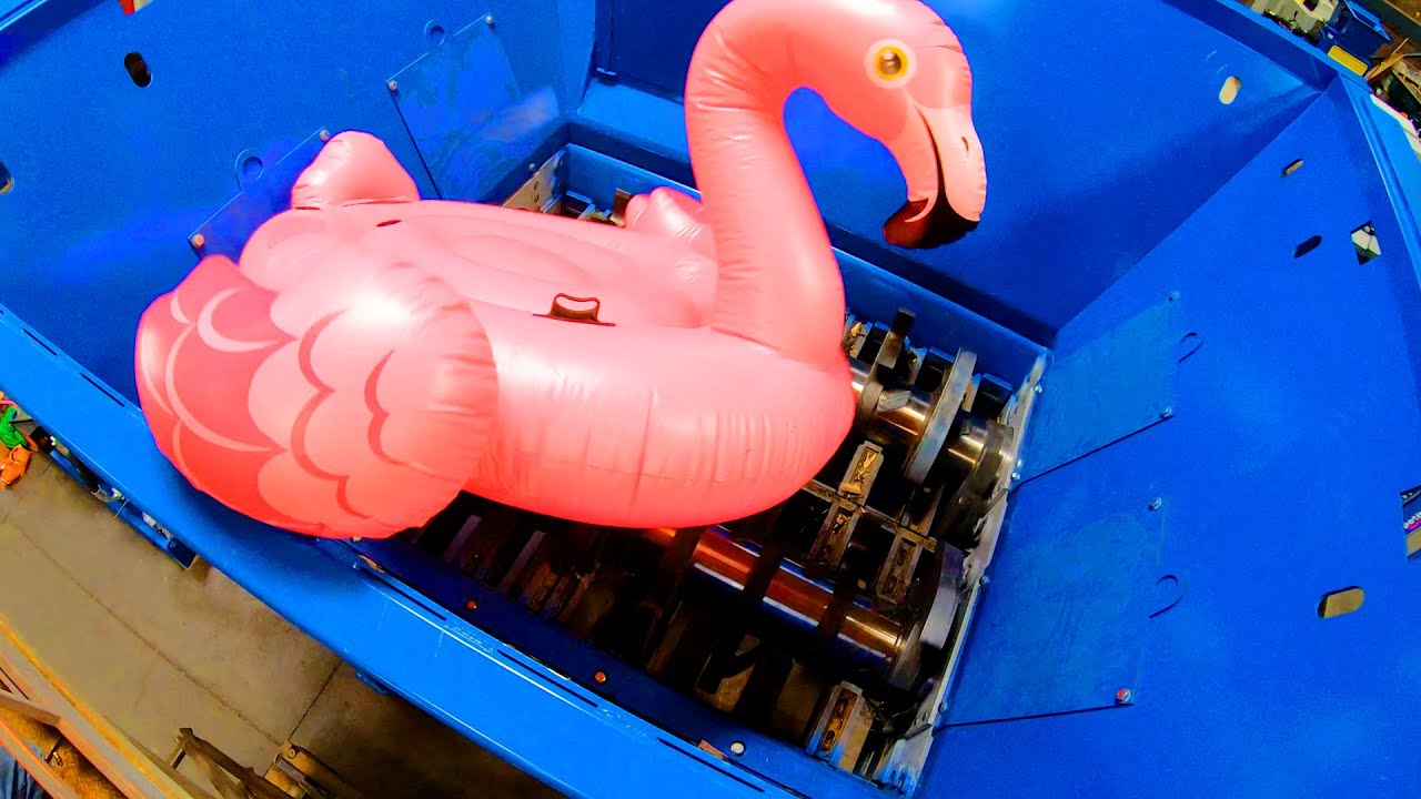 SHREDDING GIANT FLAMINGO POOL FLOAT