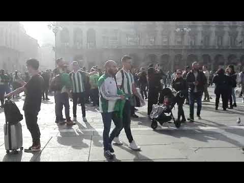 La afición del Betis por las calles de Milán roseola