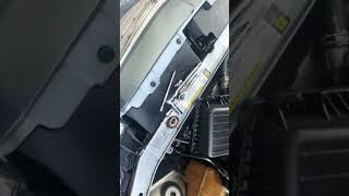 2006 Chrysler 300 Touring 3.5L / THERMOSTAT REMOVAL / THERMOSTAT LOCATION / THERMOSTAT HOUSING