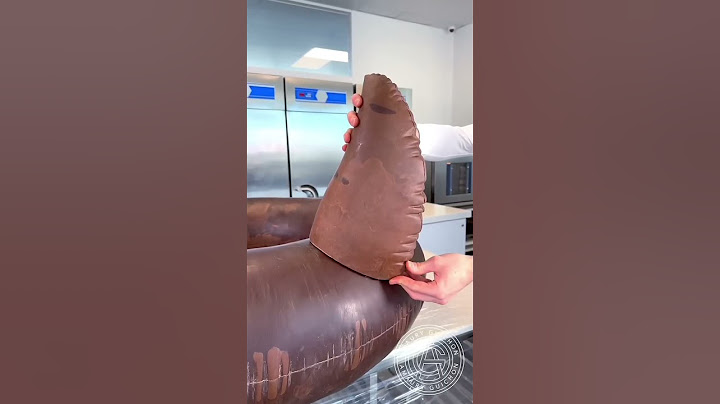 Chocolate Flamingo 🦩🦩 Floaties.Getting ready for summer 🌞🌞 #art #satisfying