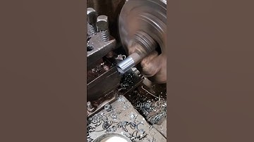 threading on lathe machine #lathemachine #engeenering #technology #mechanical #shortsfeed #trending