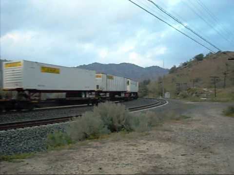 Railfanning the Tehachapi Loop 4 11 & 4 12 09 Part 2