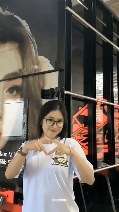 Story Wa Truk Terbaru//Story Wa Cinematic Truk Dengan Ladies Cantik 30Detik#shorts#trukindonesia