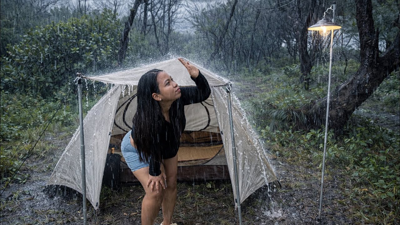 SOLO OVERNIGHT CAMPING IN THE RAIN - RELAXING IN THE TENT WITH THE SATISFYING SOUND OF NATURE - ASMR