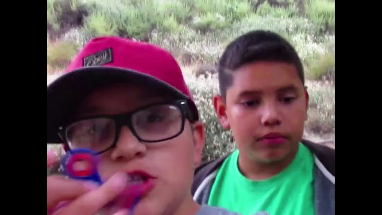 TWO SIDED RAINBOW FIDGET SPINNER VS 3 $5 & ABOVE FIDGET SPINNERS (PLUS TRICKS!!)