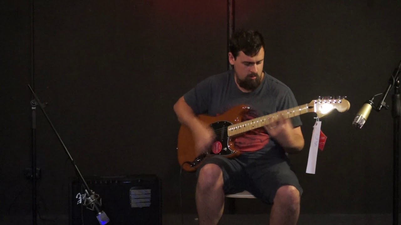 FENDER LIMITED EDITION MUSTANG MN FADED MOCHA - QUICK REVIEW - YouTube