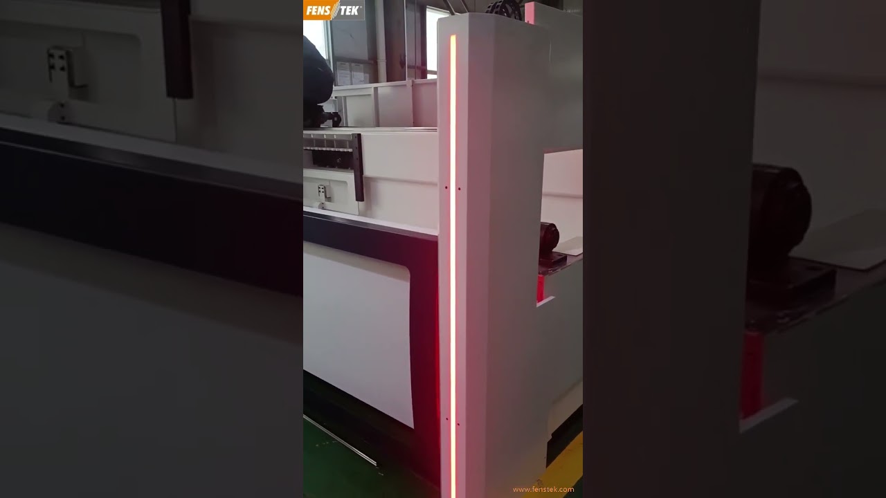 3 axis machining center running light 