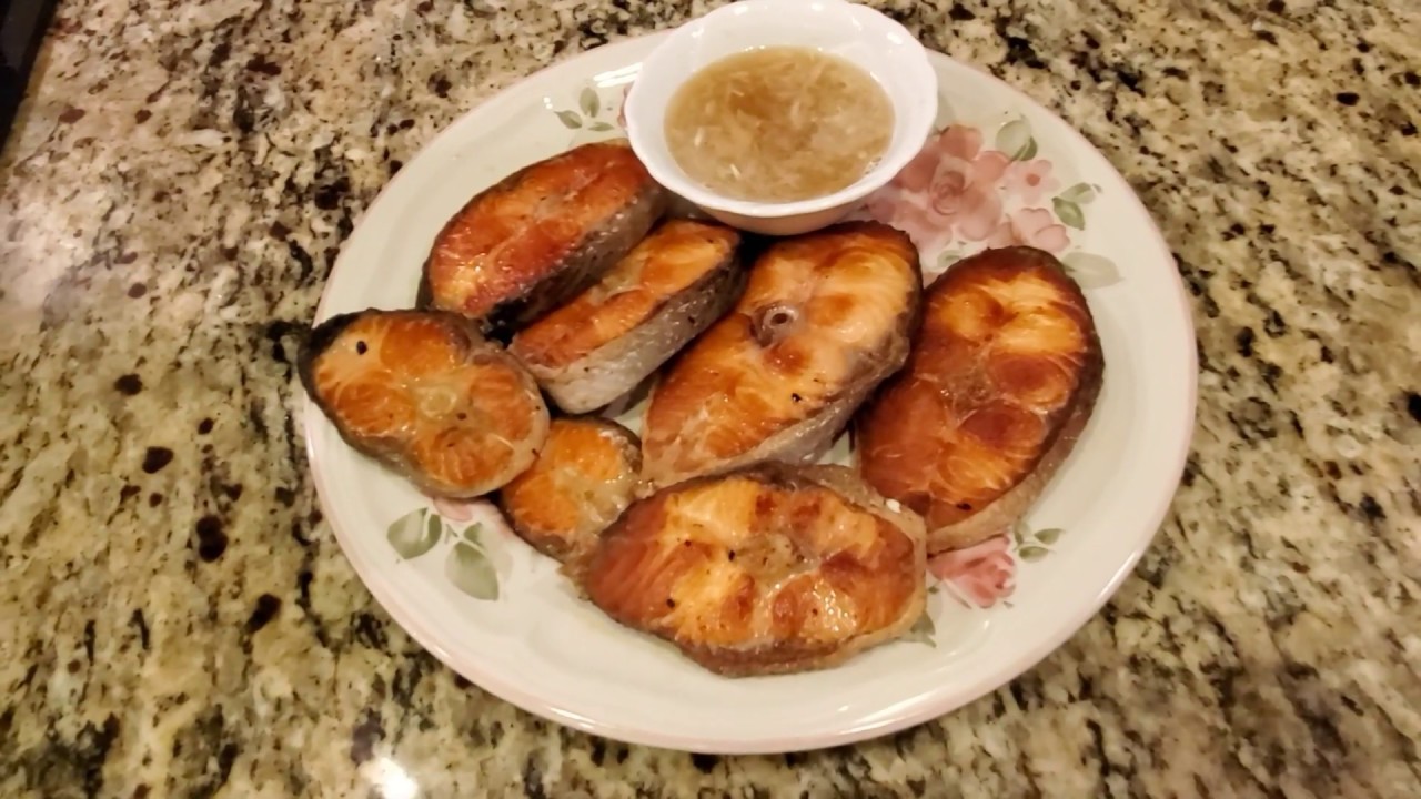 Pan Fried Salmon with skin | Vietnamese fried salmon recipe - YouTube