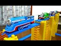 Thomas Plarail☆Stepped Stairs Rail & Mountain Course