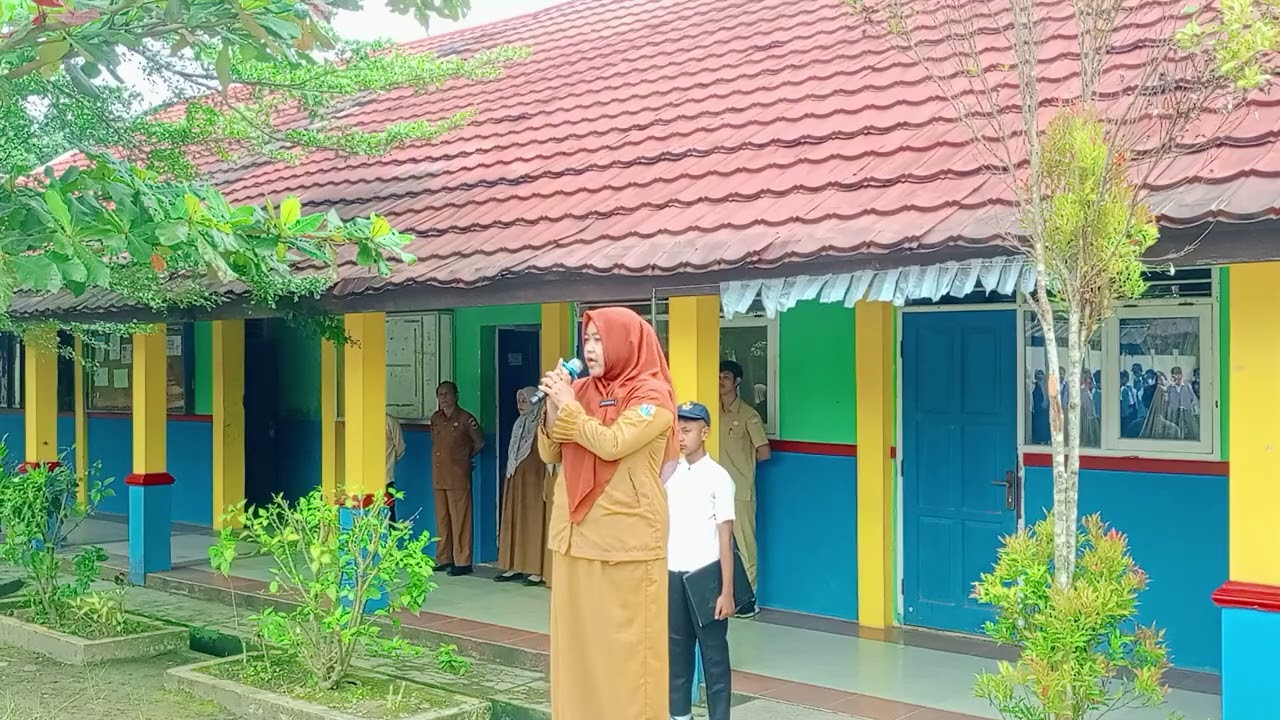 Amanat Pembina Upacara - Dampak Positif dan Negatif Penggunaan Aplikasi AI